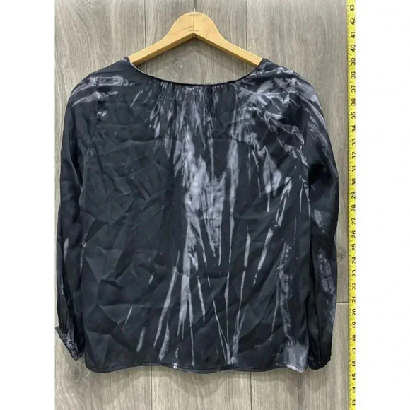 NWT Women's Navy and Blue Velvet‎ Anthropologie Blouse $150.0 - Picture 3 of 7